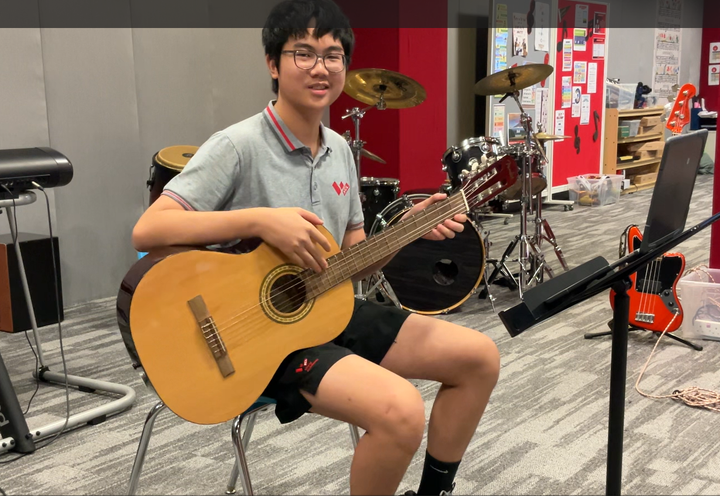 From Arpeggios to Strumming: A Musical Performance Reflection in Oct
